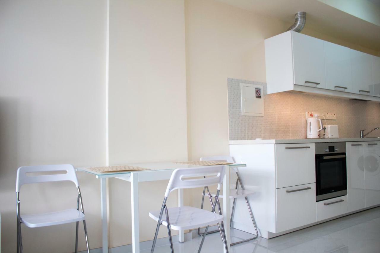 Galatex Beach Apartment Limassol Luaran gambar