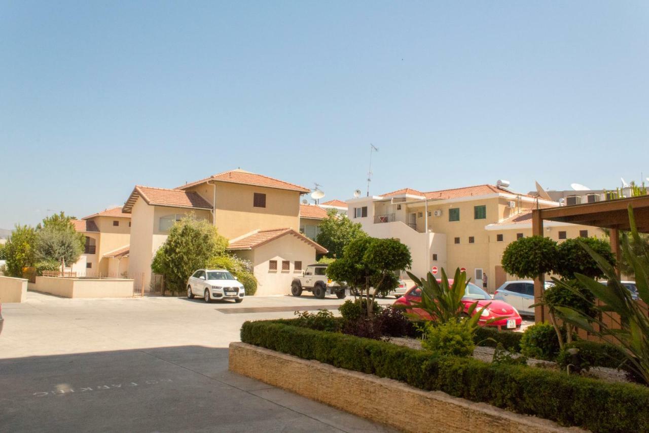 Galatex Beach Apartment Limassol Luaran gambar