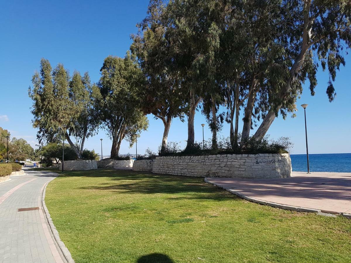 Galatex Beach Apartment Limassol Luaran gambar