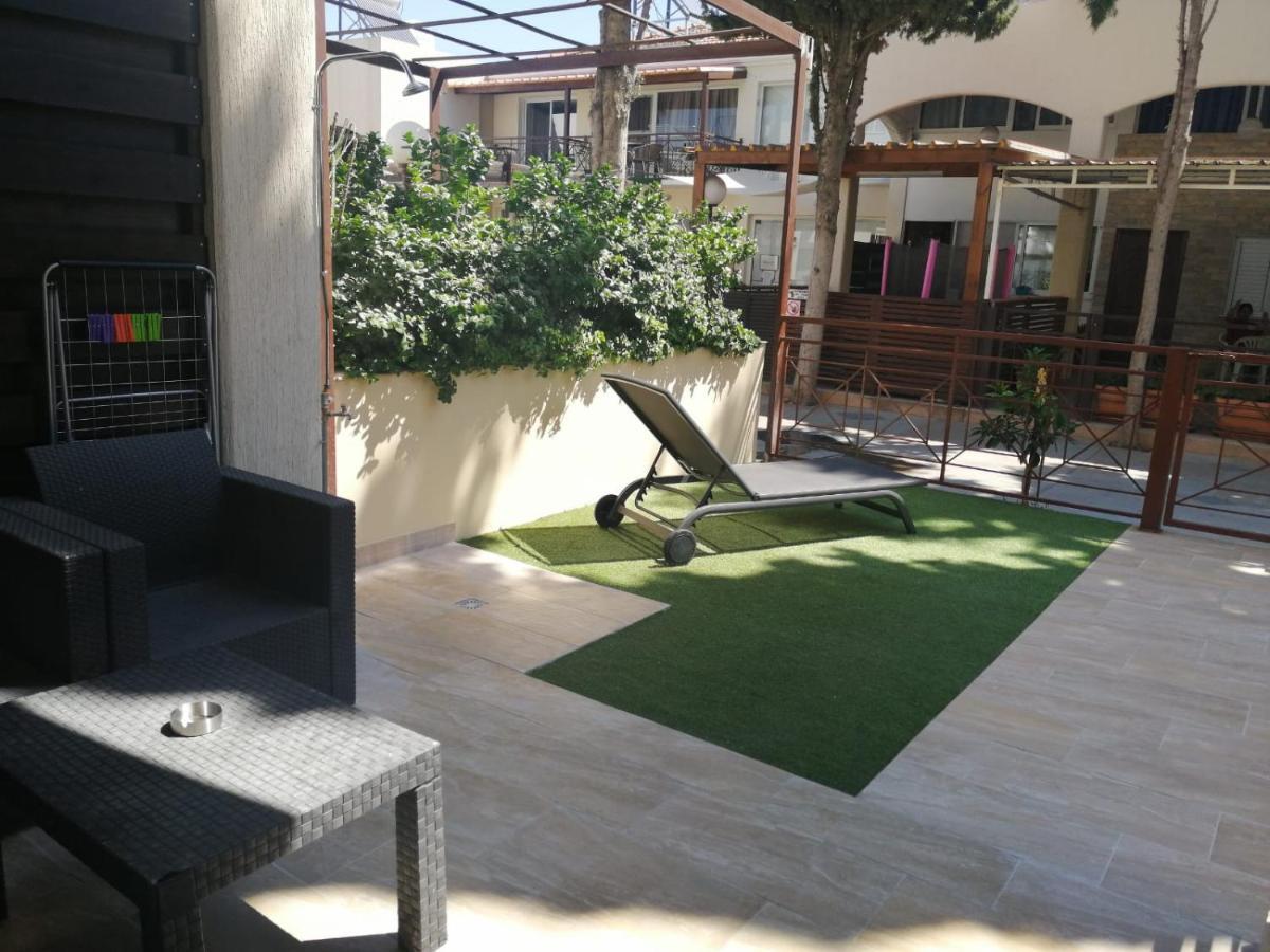Galatex Beach Apartment Limassol Luaran gambar